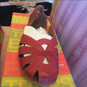 Beautiful sandals and COMFORTABLE.